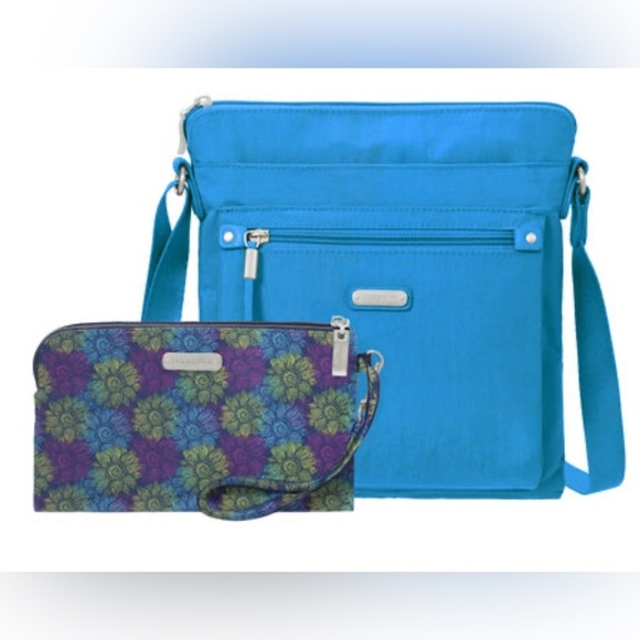 💙🏅HOST PICK!🏅💙
BAGGALLINI GO BAGG - Picture 9 of 9